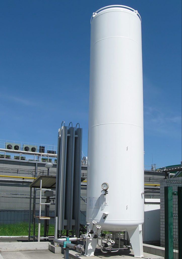 Integrated rupture disk assemblies for cryogenic equipment and storage ...